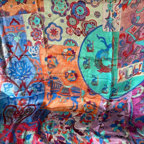 100% Silk Italian Scarf - Picture 5 of 5